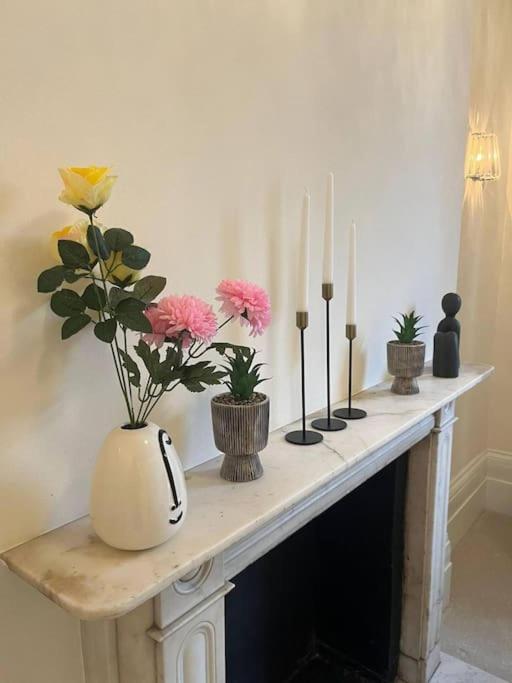 ロンドンRegent'S Square Charming Flatアパートメント エクステリア 写真