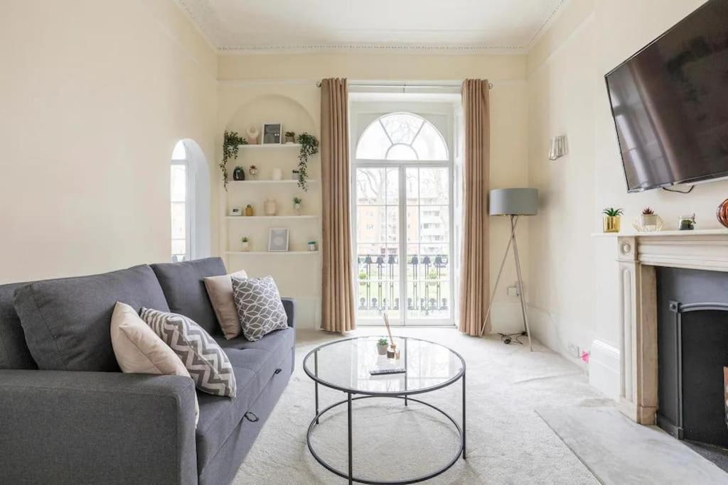 ロンドンRegent'S Square Charming Flatアパートメント エクステリア 写真