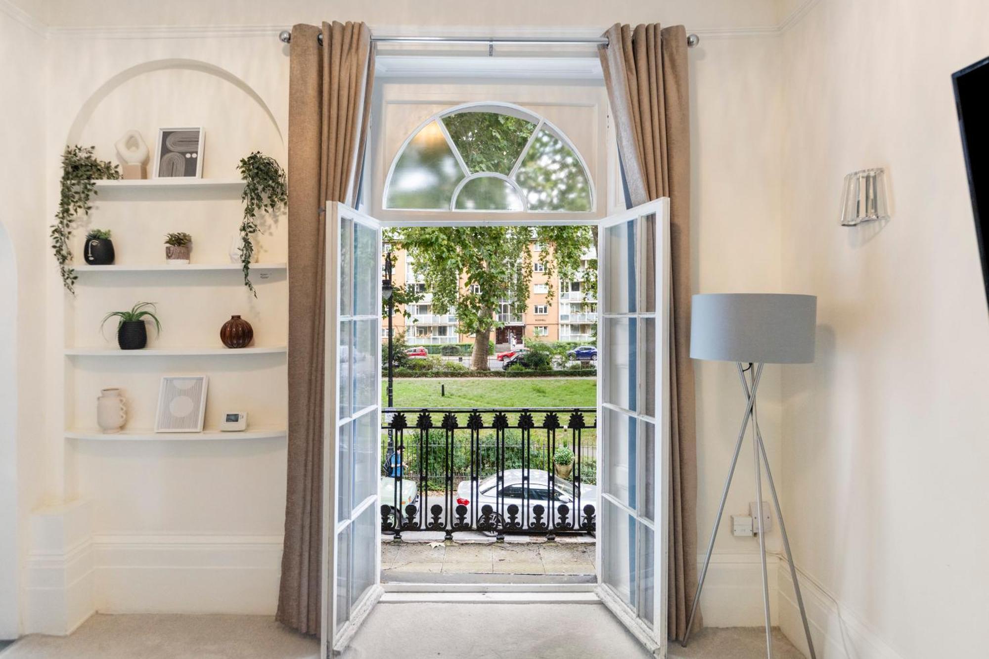 ロンドンRegent'S Square Charming Flatアパートメント エクステリア 写真